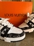 Lv trainer negro blanco en internet