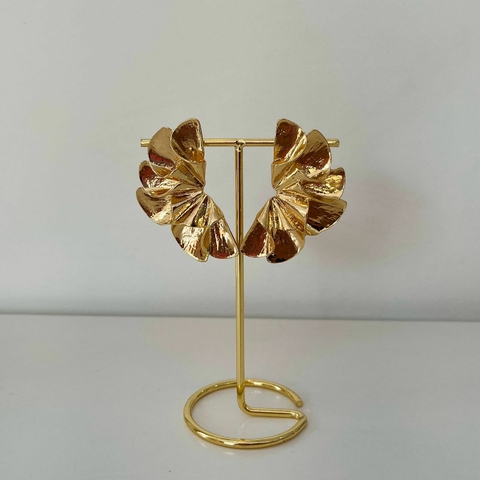 Brinco Folheado a Ouro 18k pétalas orgânico - comprar online