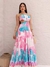Vestido estampado colorido com alças cruzadas ajustáveis - Charme feminino
