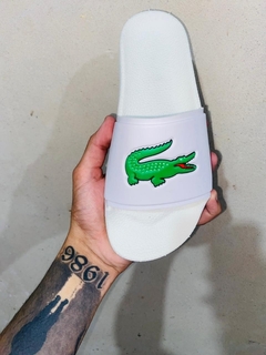 Conjunto Lacoste + Ojotas de regalo en internet