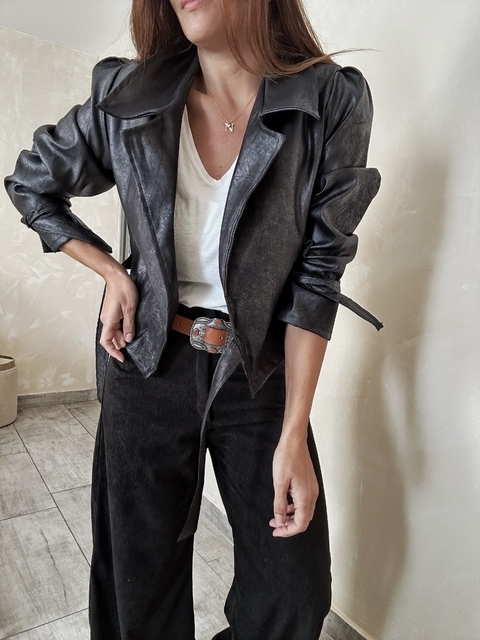 JACKET BLACK SIMIL CUERO - NINA KARQUI - - comprar online