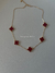 Colar trevo vermelho G dourado - Laryssa Felix Acessórios