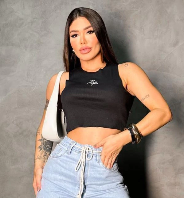 CROPPED JULIANA