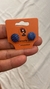BRINCO DE BOTÃO PEQUENO EM TECIDO - AZUL COM DETALHE PRETO - comprar online