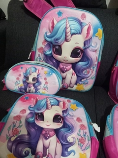 Nueva Mochila 3D + Cartuchera + Lonchera (Clases 2025) - comprar online