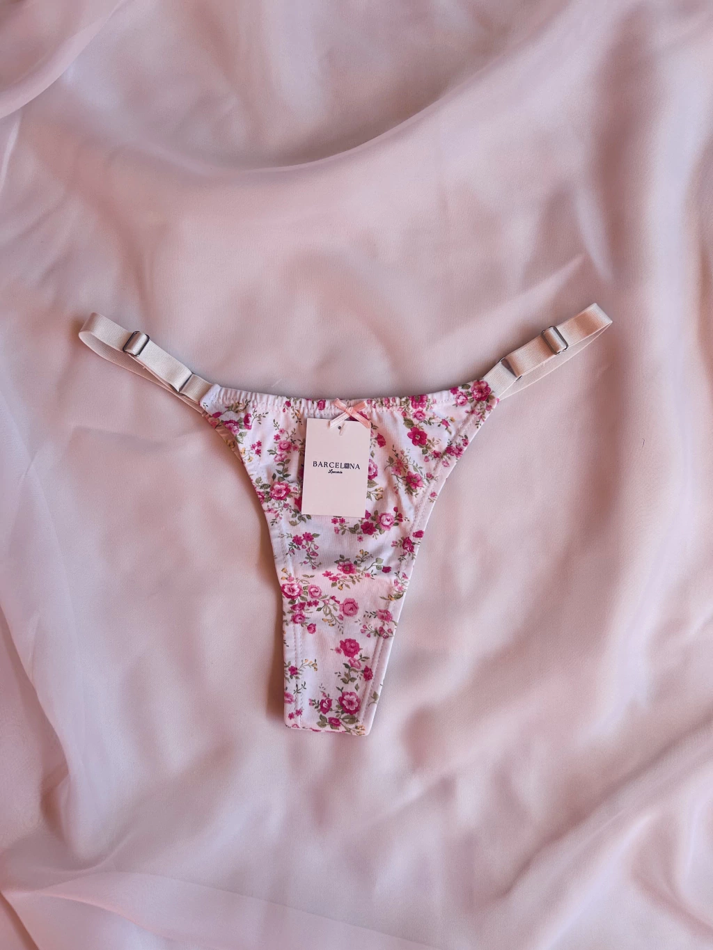 Bombi Less Flowers Blanca