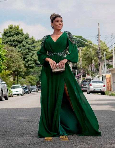 Imagem do Vestido de Festa em Musseline com Bordado Manual e Mangas Bufantes