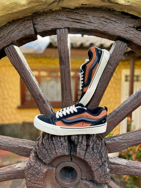 Vans Disney Knu-Skool