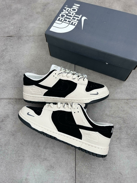 NIKE DUNK THE NORTH FACE BRANCO/PRETO