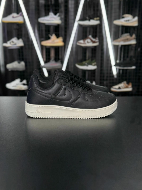 Nike Air Force Preto Couro