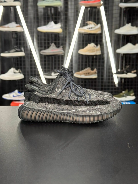 Yeezy 350 V2 Onyx