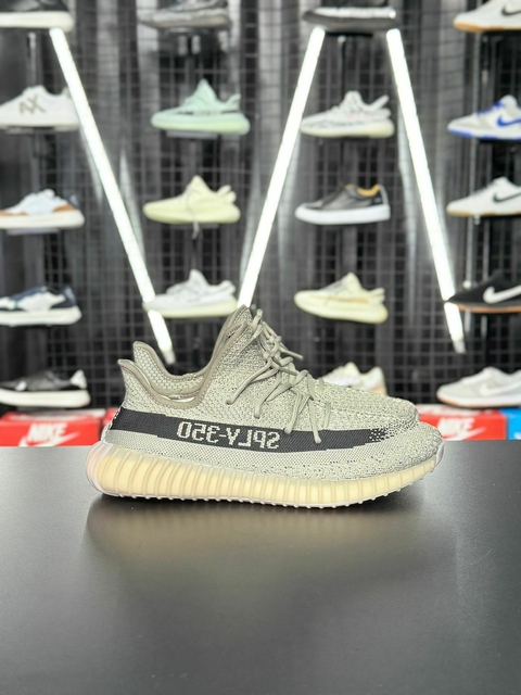 Yeezy 350 V2 Chumbo