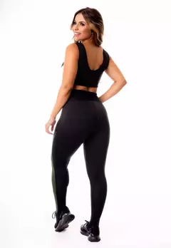 Conjunto Fitness Feminino Calça Legging Preta com Verde Militar e Vivo Branco Cintura Alta e Cropped Regata CSV27 - LuckXus