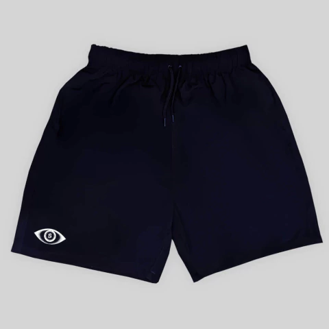 Bermuda preta Vision em tecido tactel com cós elástico e cordão ajustável, detalhe de logo em forma de olho branco na barra, bermuda para treino, bermuda para academia, bermuda confortável e leve