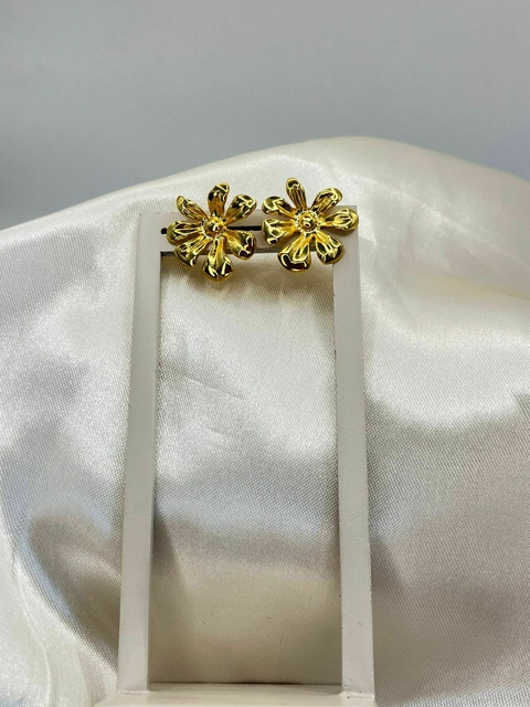 Brinco Flor Dourada