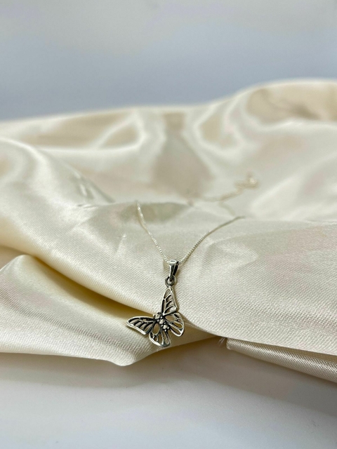 Colar Borboleta Minimal