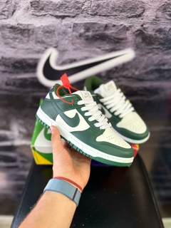 SB DUNK VERDES en internet