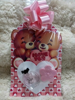 Cartão gigante "I Love You" com Perfume Jolie e Sabonete Flor