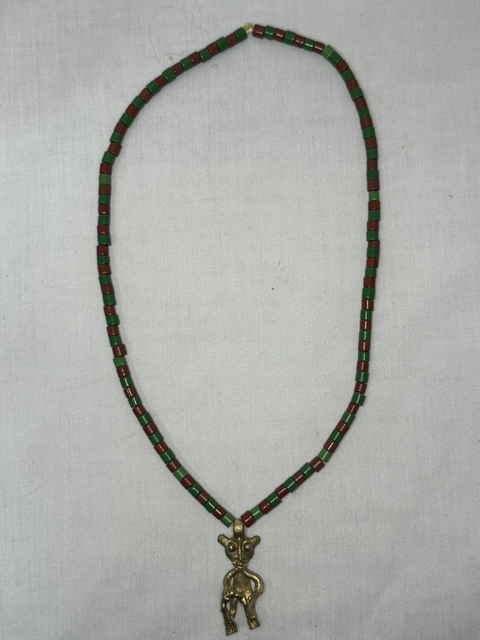 Collar de gala (Ileke) con figura de Orunmila con cuenta africana gruesa color Verde y Guinda de 70 cm - comprar en línea