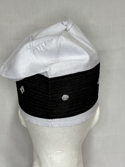 Fila en tela gene en color blanco y bordado negro de 56 cm - comprar en línea