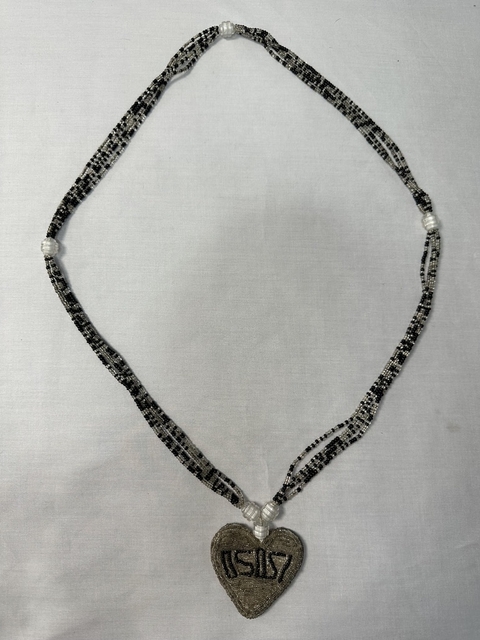 Collar Orisa Titulo de Ososi (Ochosi) en forma de Corazón en negro y transparente - comprar en línea