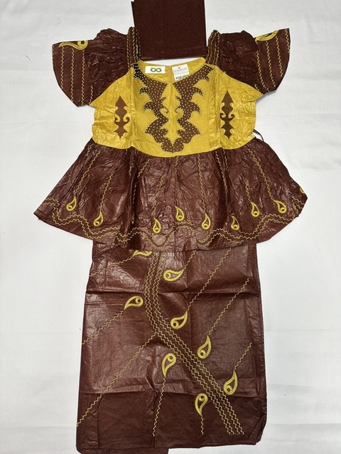 Agbada cafe con bordado dorado y piedras - comprar en línea