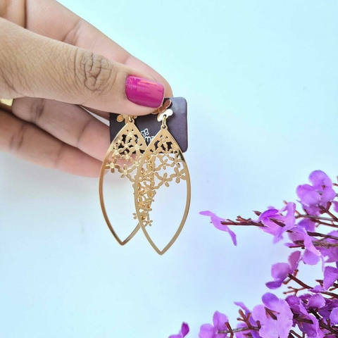 Brinco Rommanel Oval com Flores