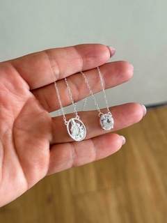 Escapulário Zircônia Oval - comprar online