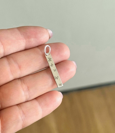 Pingente Plaquinha com Borboletas