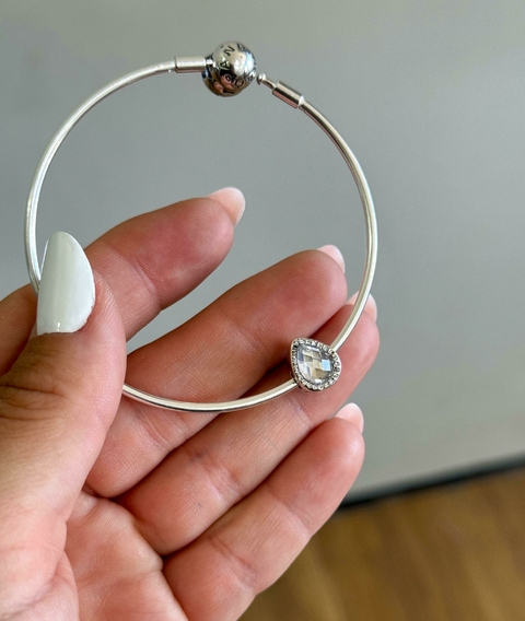 Berloque Trava Gota Cravejada