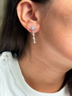 Brincos Flor Elegância Cravejado - comprar online