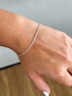 Pulseira Singapura / 18,5 centímetros na internet