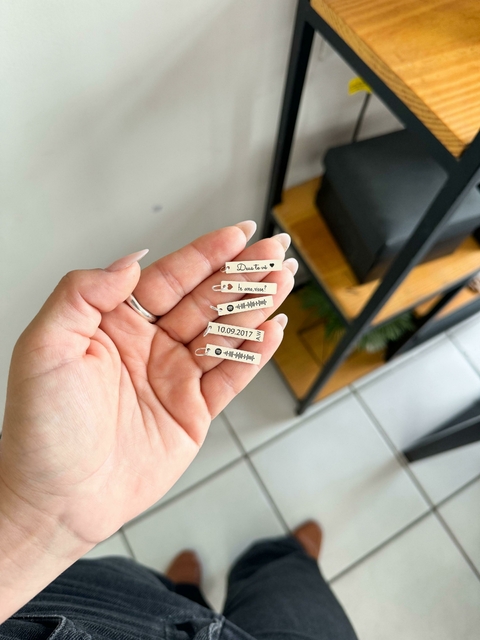 Pingente Plaquinha Personalizada/ 25x5mm - comprar online