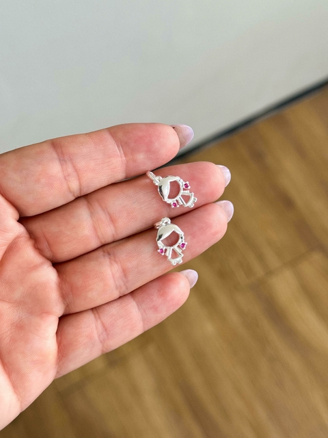 Pingente Menina Cravejado - comprar online