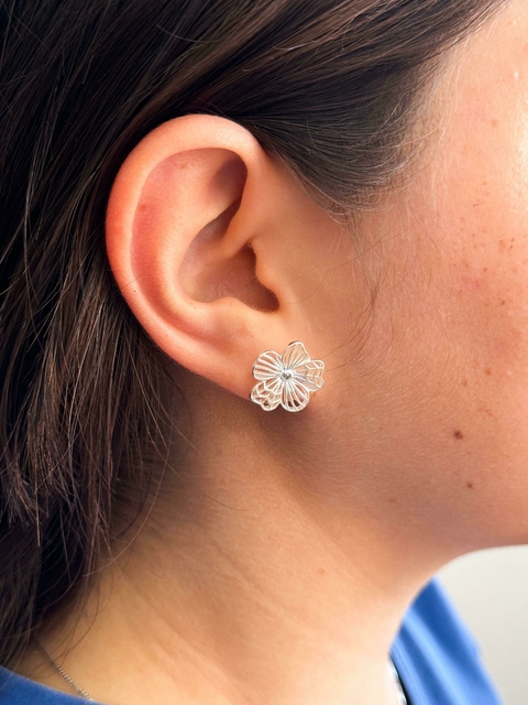 Brincos Flor Cravejada