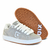 Imagem do Tênis Qix Combat Suede nas cores cinza e branco, com sola marrom e cadarços brancos.