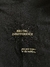 Remera vulthures negra en internet
