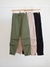 PANTALÓN GALILEA DE BENGALINA CON TABLAS POR DEBAJO DE LAS RODILLAS. ELÁSTICO EN CINTURA Y TOBILLOS