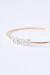 Pulseira rígida com duas iniciais e coração