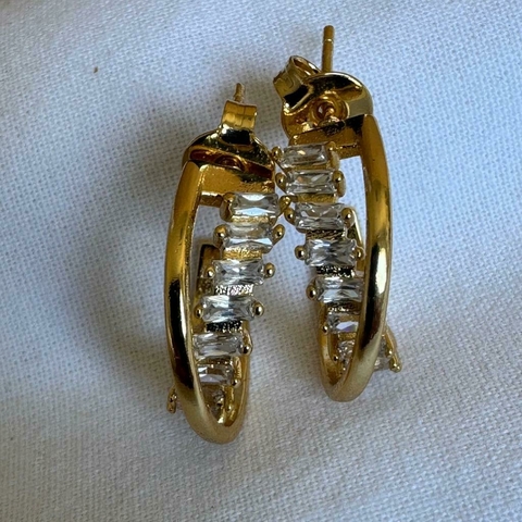 CLOE - Brinco com pontos de luz design único