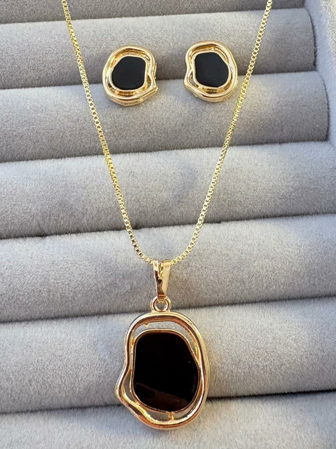 Conjunto Corrente Veneziana e Brinco Orgânico Preto Banhado a Ouro 18k