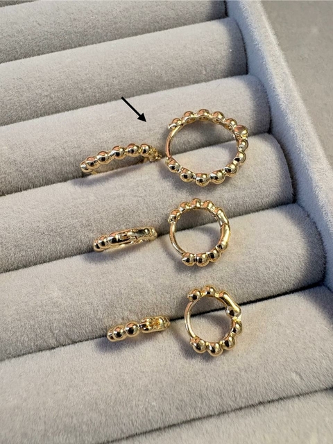 Brinco Argola Click com Bolinhas G Banhado a Ouro 18k