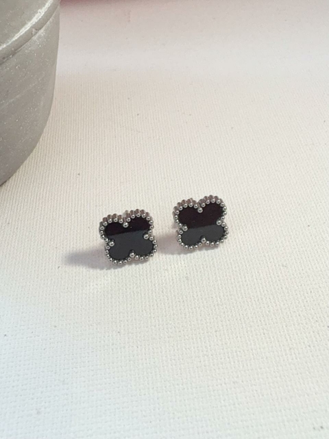 Brinco de Pino Trevo Preto no Aço