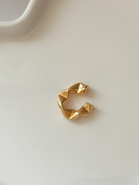 Brinco Piercing Fake P Amassado Banhado a Ouro 18k