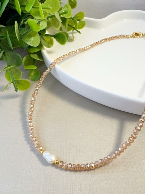 Colar de Cristais Doce de Leite com Pérola Orgânica Banhado a Ouro 18k