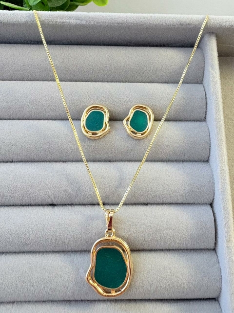 Conjunto Corrente Veneziana e Brinco Orgânico Verde Banhado a Ouro 18k
