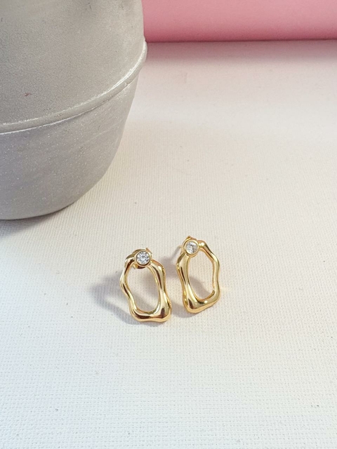 Brinco de Pino Orgânico com Zircônia Banhado a Ouro 18k