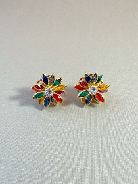 Brinco de Pino Flor Pedras Coloridas e Zircônia Cristal Banhado a Ouro 18k