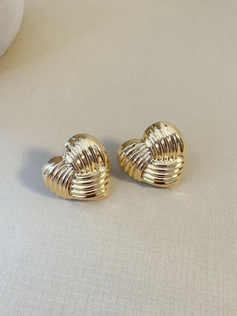 Brinco de Pino Coração Banhado a Ouro 18k