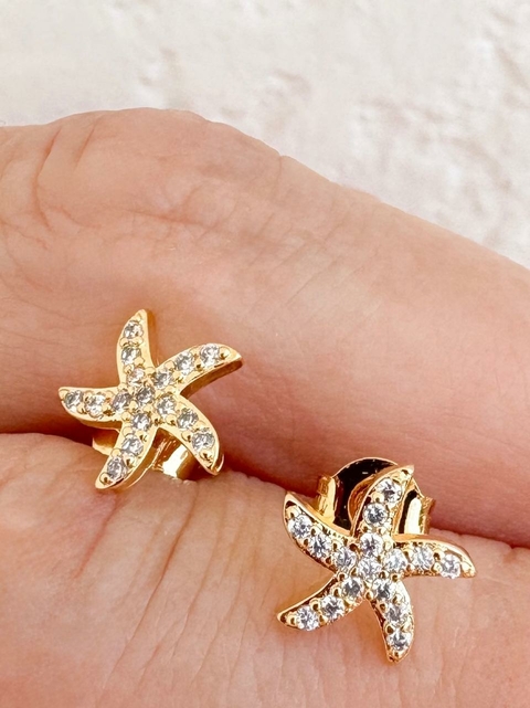 Brinco de Pino Estrela do Mar Cravejado Banhado a Ouro 18k